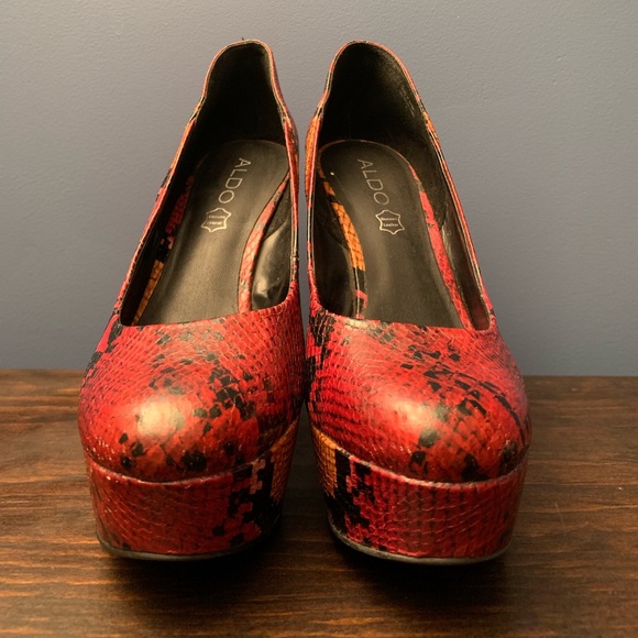 Bad*ss Red Snake Skin Wedges - Picture 3 of 6